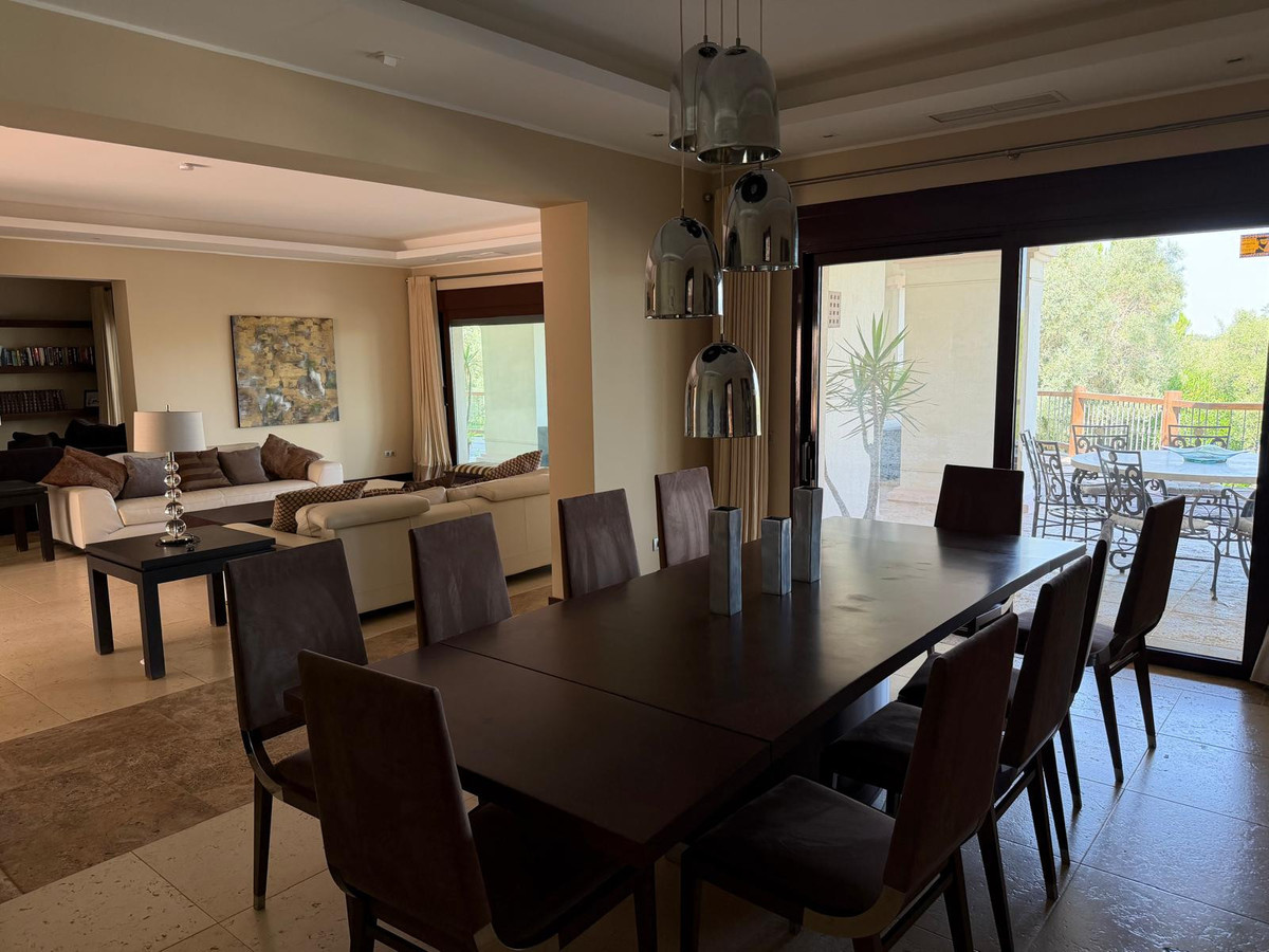 Se vende Villa - Chalet de 7 dormitorios en Costa Del Sol, Cadiz, España