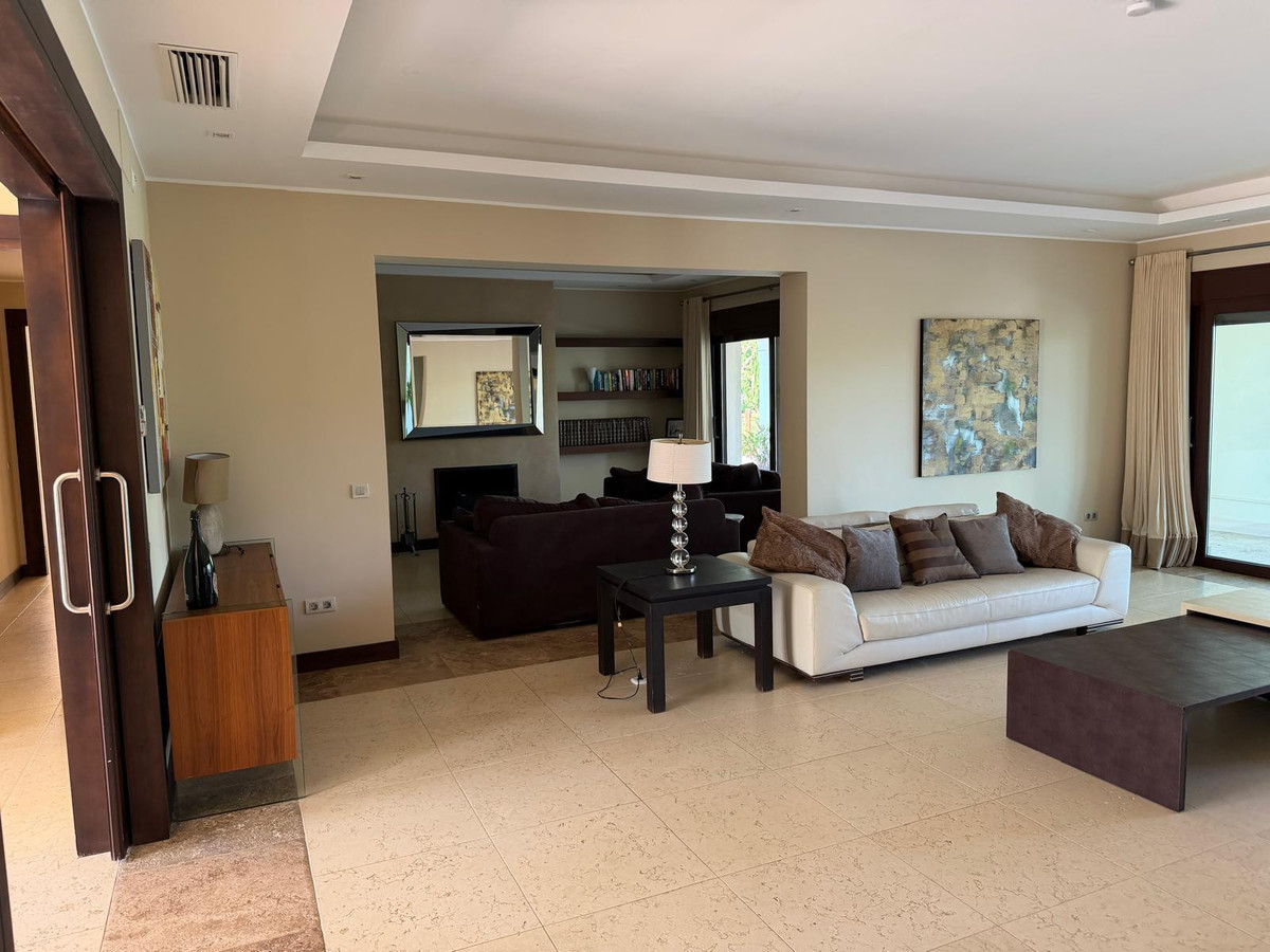 Se vende Villa - Chalet de 7 dormitorios en Costa Del Sol, Cadiz, España