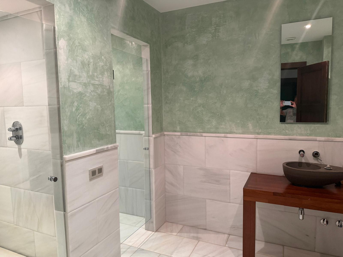 Se vende Villa - Chalet de 7 dormitorios en Costa Del Sol, Cadiz, España
