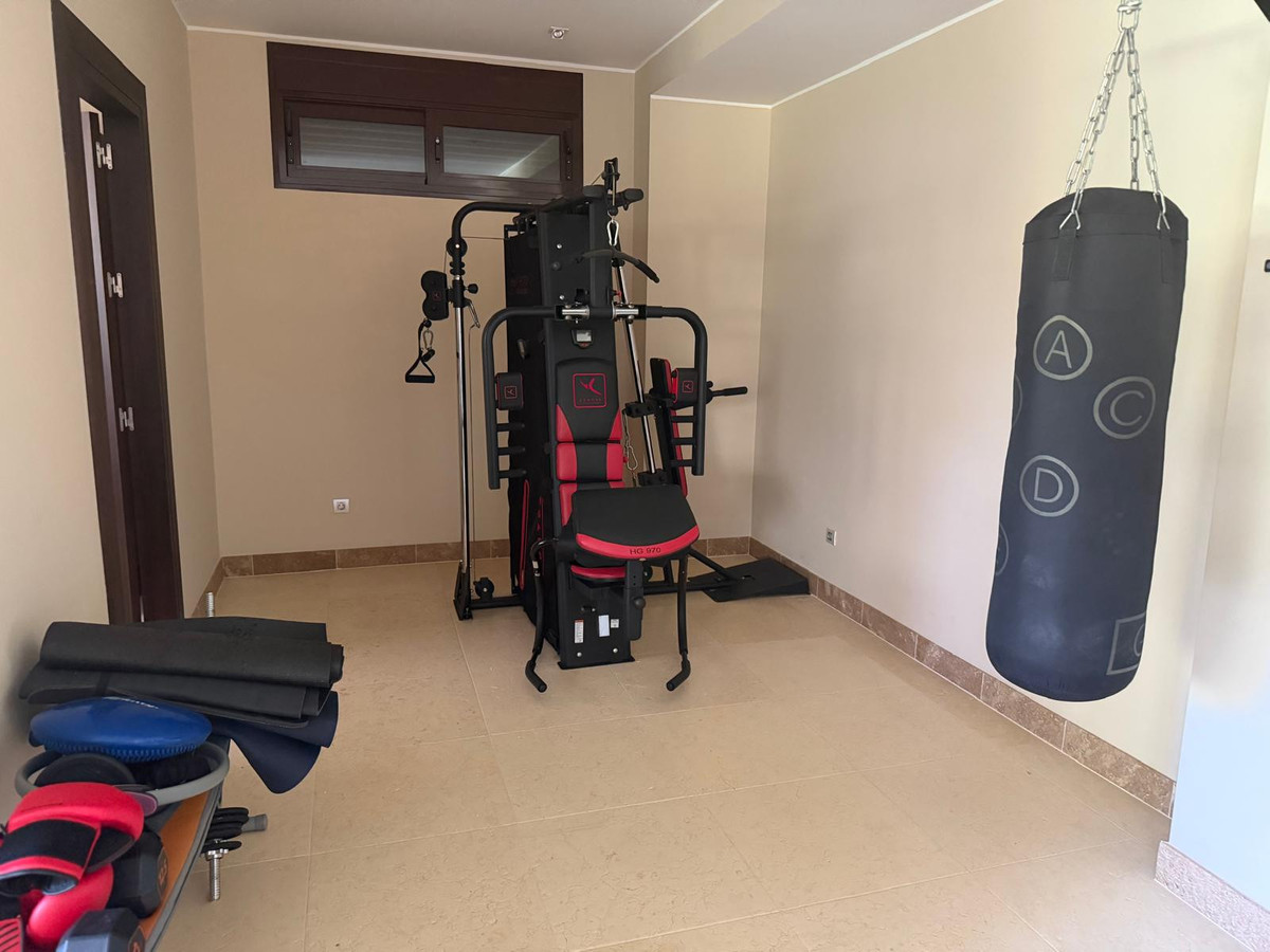 Se vende Villa - Chalet de 7 dormitorios en Costa Del Sol, Cadiz, España