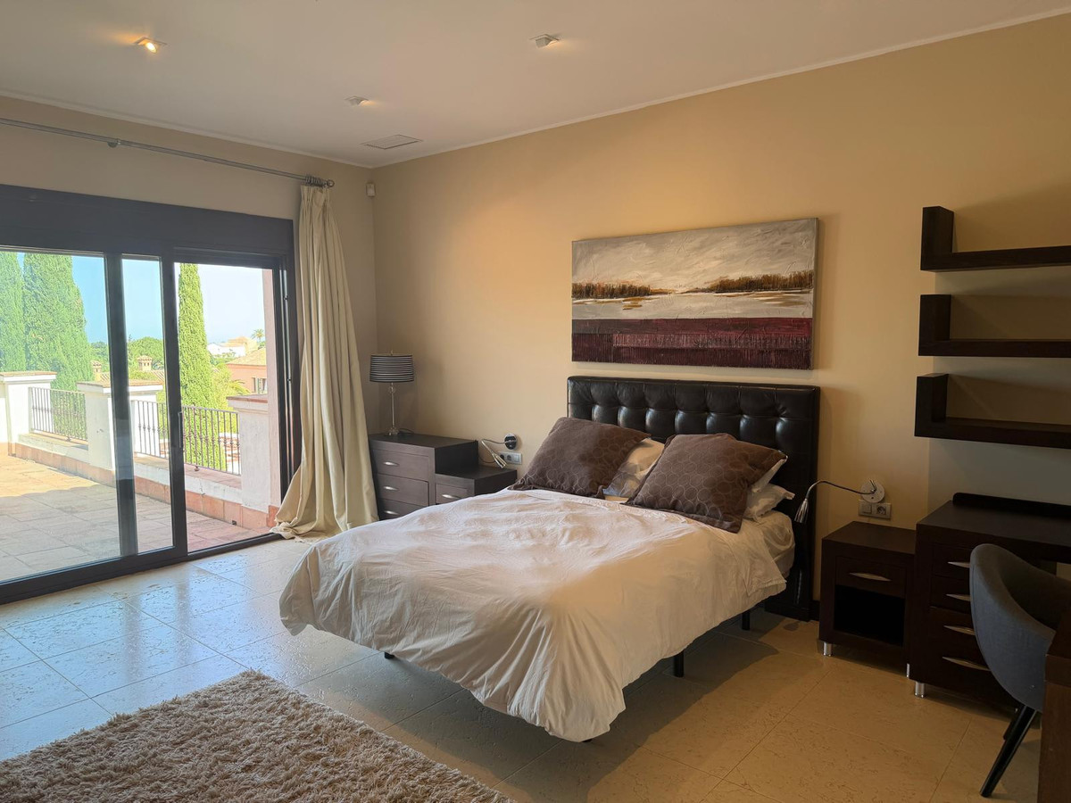 Se vende Villa - Chalet de 7 dormitorios en Costa Del Sol, Cadiz, España