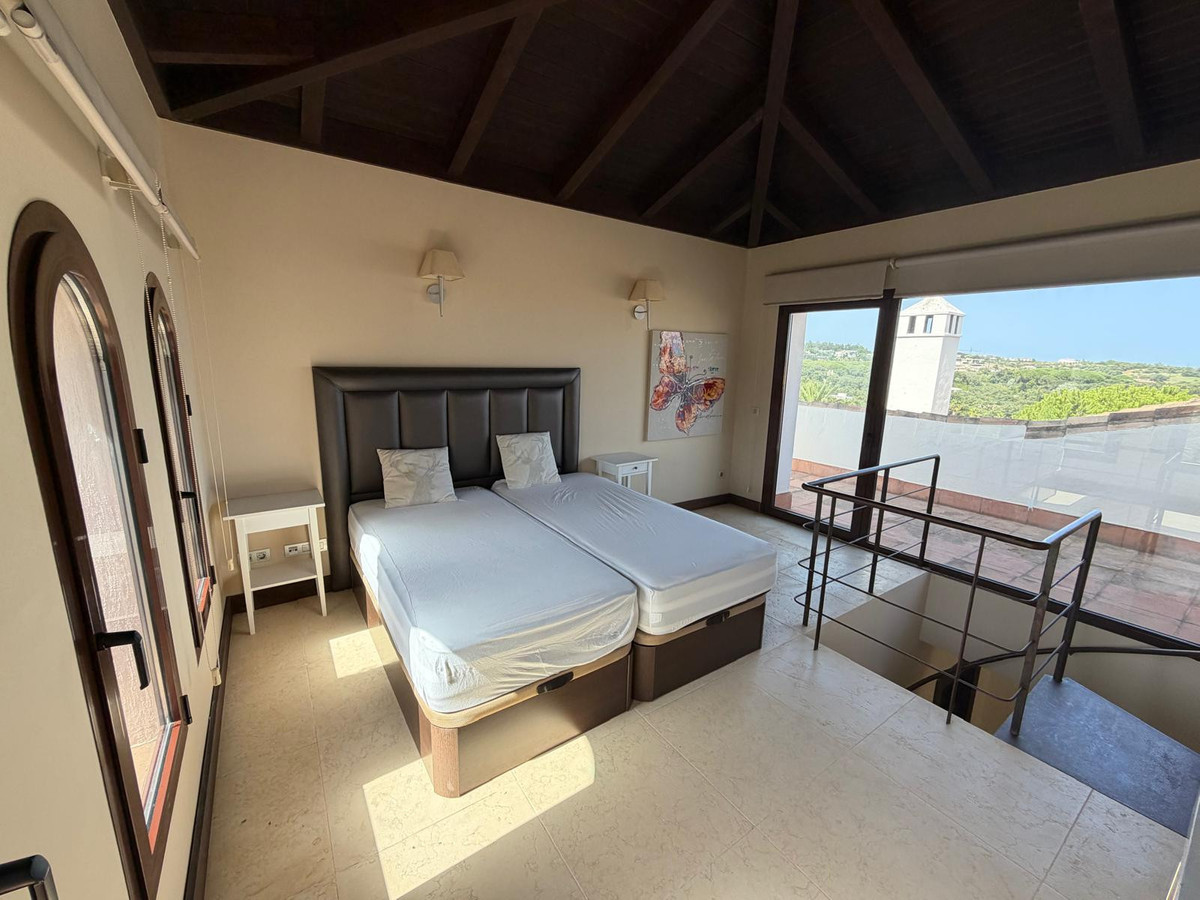 Se vende Villa - Chalet de 7 dormitorios en Costa Del Sol, Cadiz, España