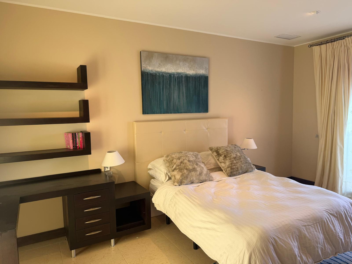 Se vende Villa - Chalet de 7 dormitorios en Costa Del Sol, Cadiz, España