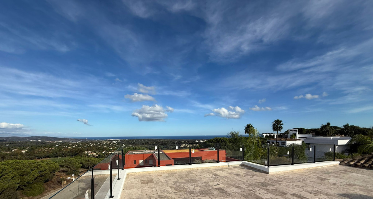 Se vende Villa - Chalet de 5 dormitorios en Costa Del Sol, Cadiz, España