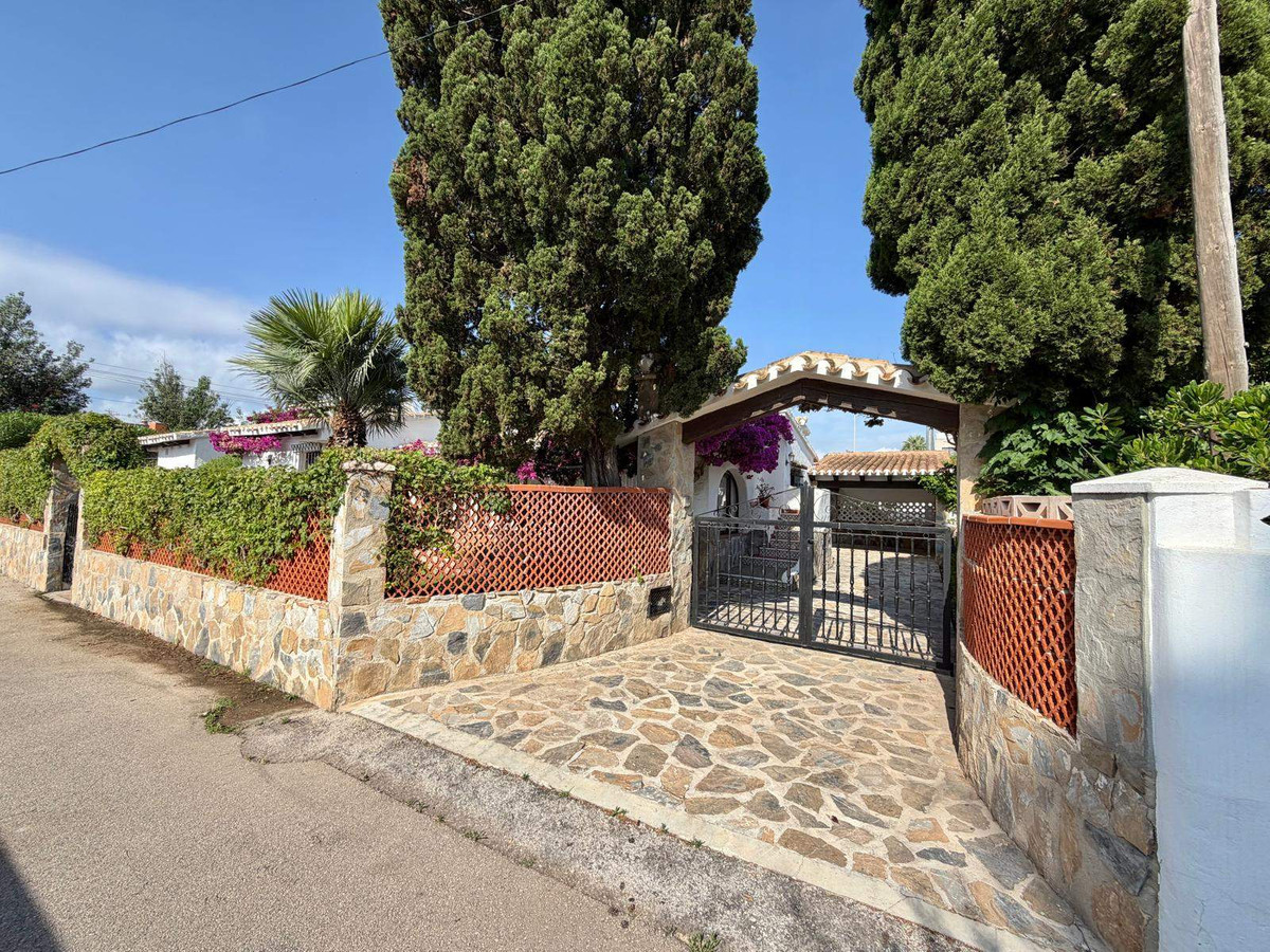 Se vende Villa - Chalet de 3 dormitorios en Costa Blanca, Alicante, España