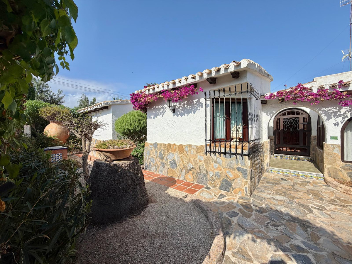 Se vende Villa - Chalet de 3 dormitorios en Costa Blanca, Alicante, España