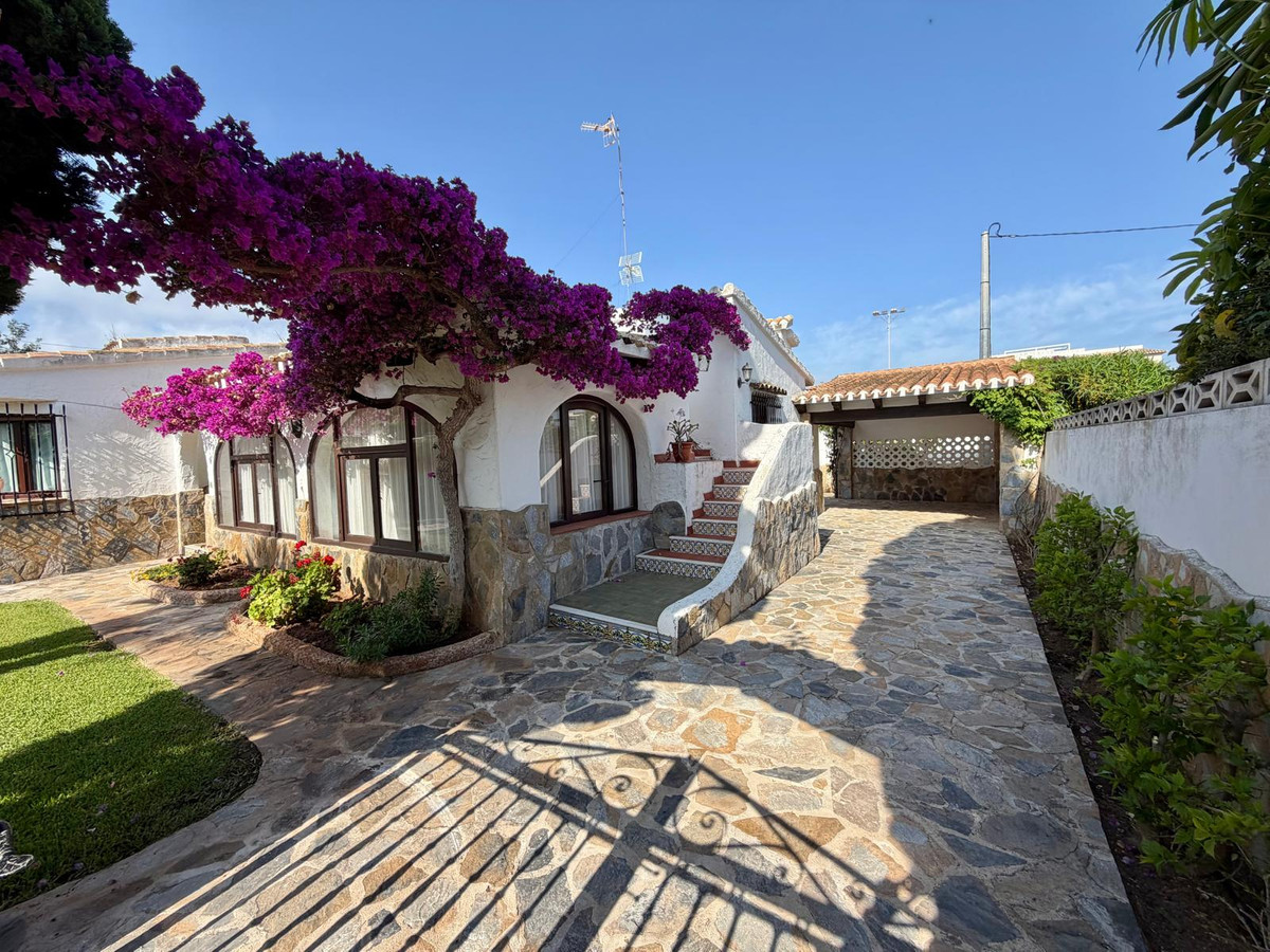 Se vende Villa - Chalet de 3 dormitorios en Costa Blanca, Alicante, España