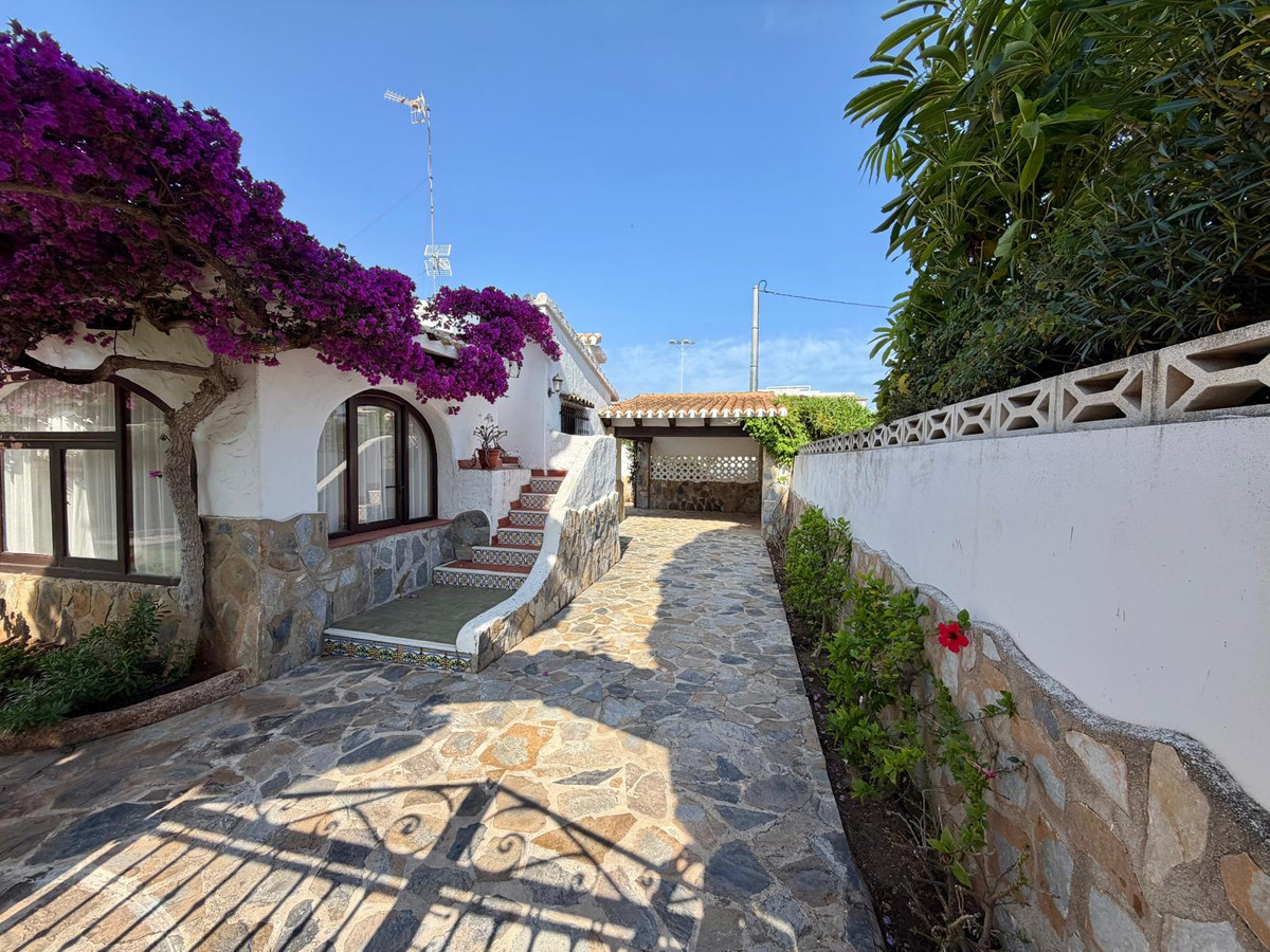 Se vende Villa - Chalet de 3 dormitorios en Costa Blanca, Alicante, España