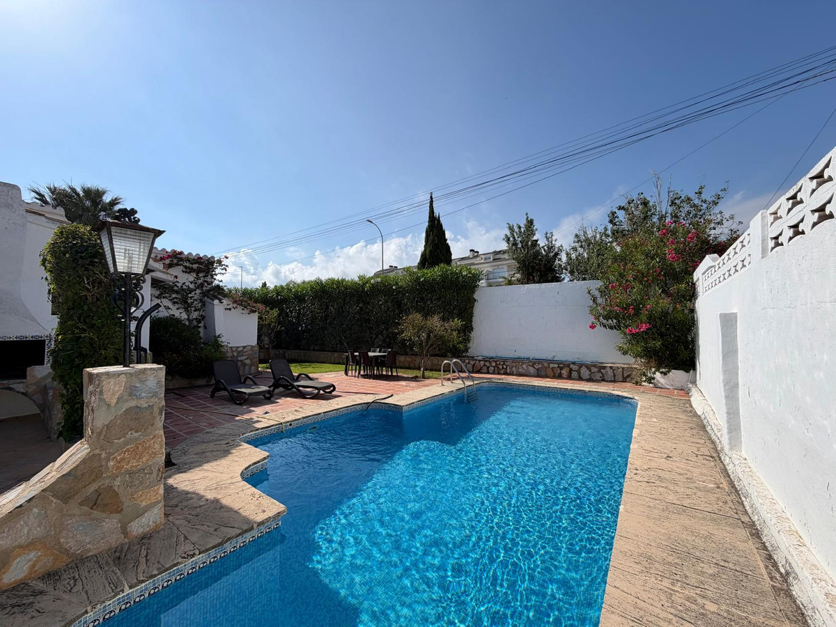 Se vende Villa - Chalet de 3 dormitorios en Costa Blanca, Alicante, España