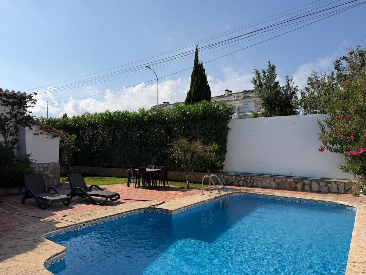 Se vende Villa - Chalet de 3 dormitorios en Costa Blanca, Alicante, España