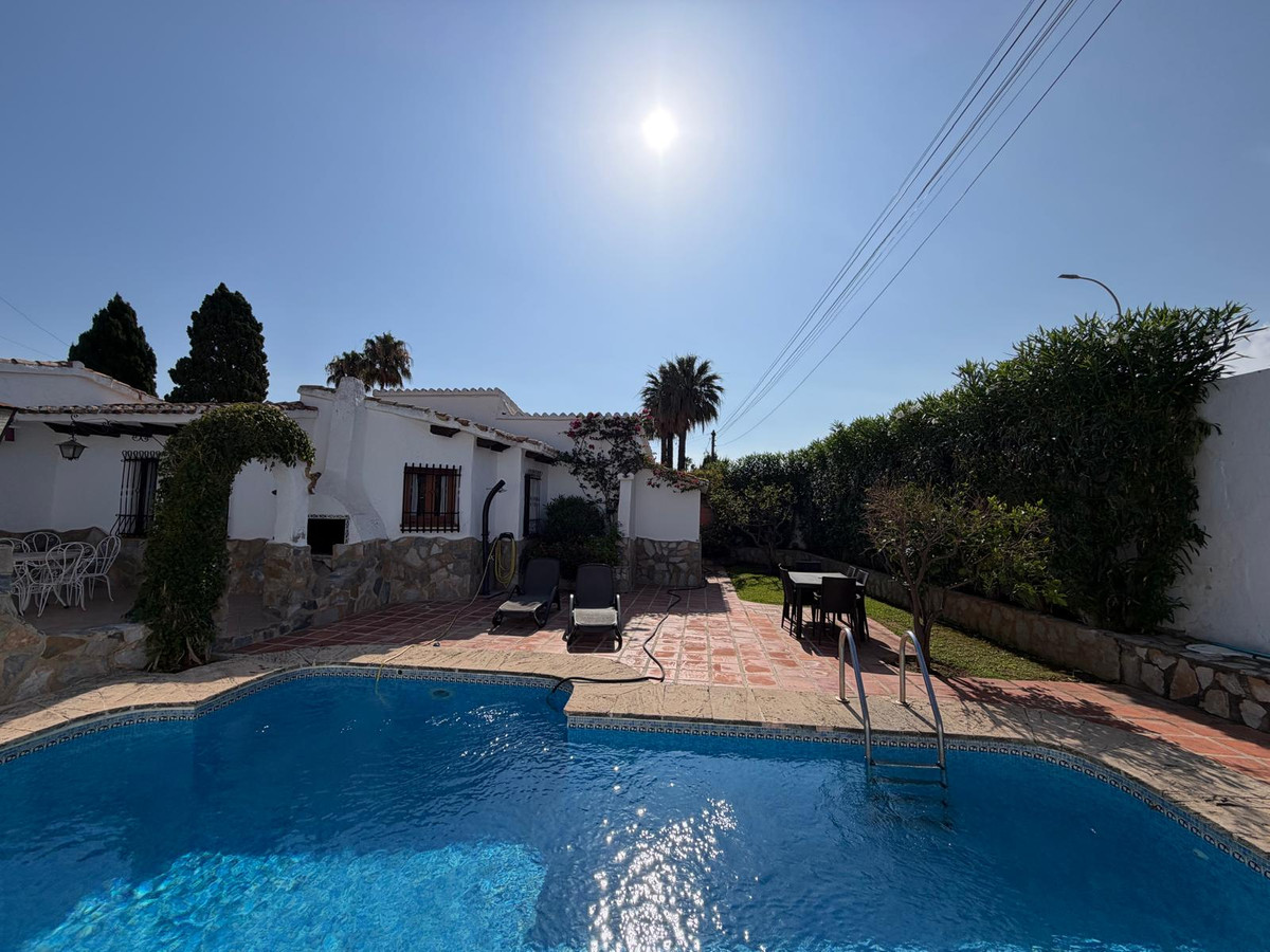 Se vende Villa - Chalet de 3 dormitorios en Costa Blanca, Alicante, España