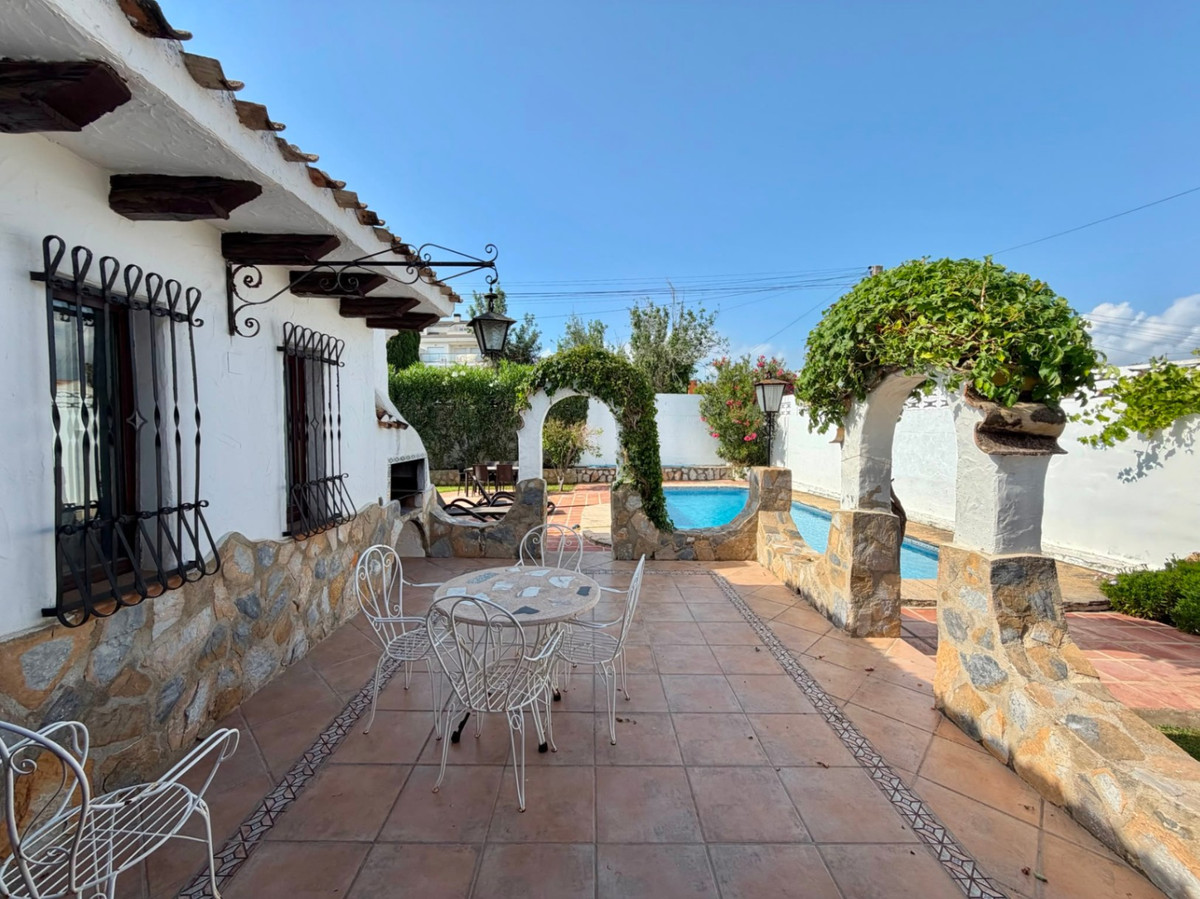 Se vende Villa - Chalet de 3 dormitorios en Costa Blanca, Alicante, España