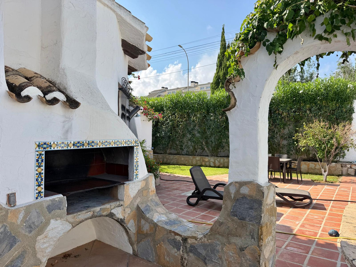 Se vende Villa - Chalet de 3 dormitorios en Costa Blanca, Alicante, España