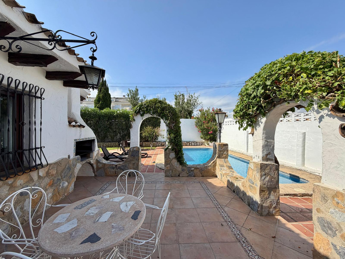 Se vende Villa - Chalet de 3 dormitorios en Costa Blanca, Alicante, España