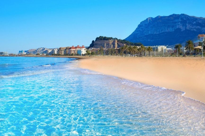 Se vende Villa - Chalet de 3 dormitorios en Costa Blanca, Alicante, España