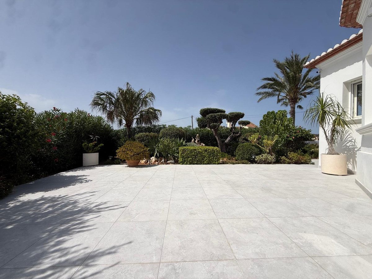 Se vende Villa - Chalet de 5 dormitorios en Costa Blanca, Alicante, España