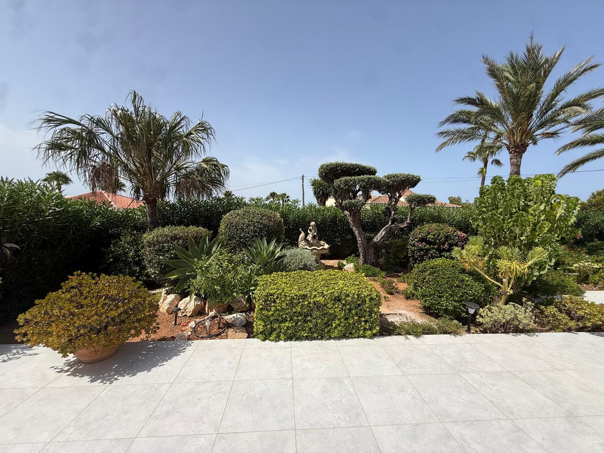 Se vende Villa - Chalet de 5 dormitorios en Costa Blanca, Alicante, España