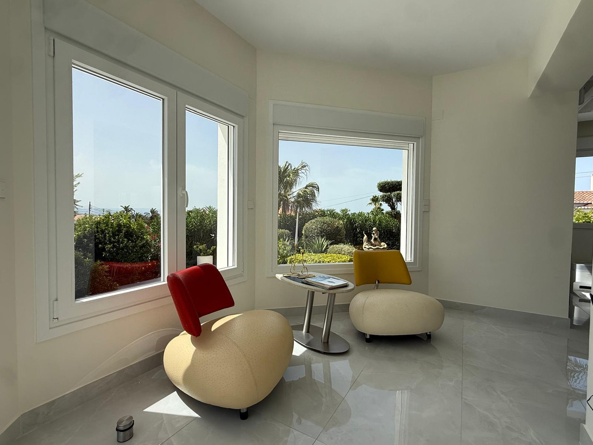 Se vende Villa - Chalet de 5 dormitorios en Costa Blanca, Alicante, España