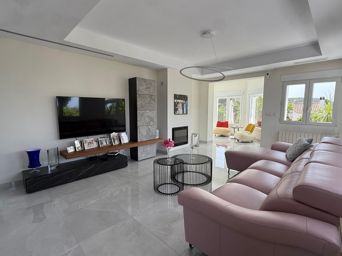 Se vende Villa - Chalet de 5 dormitorios en Costa Blanca, Alicante, España