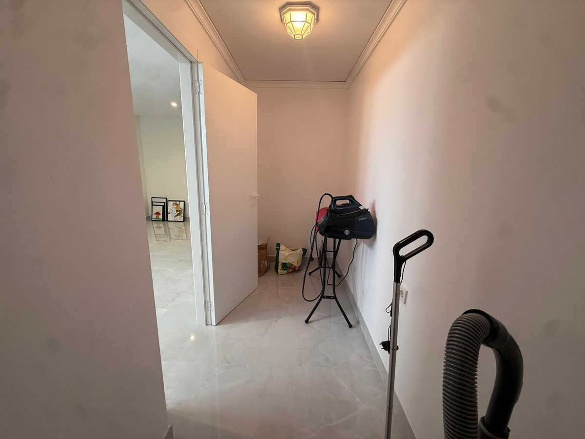 Se vende Villa - Chalet de 5 dormitorios en Costa Blanca, Alicante, España
