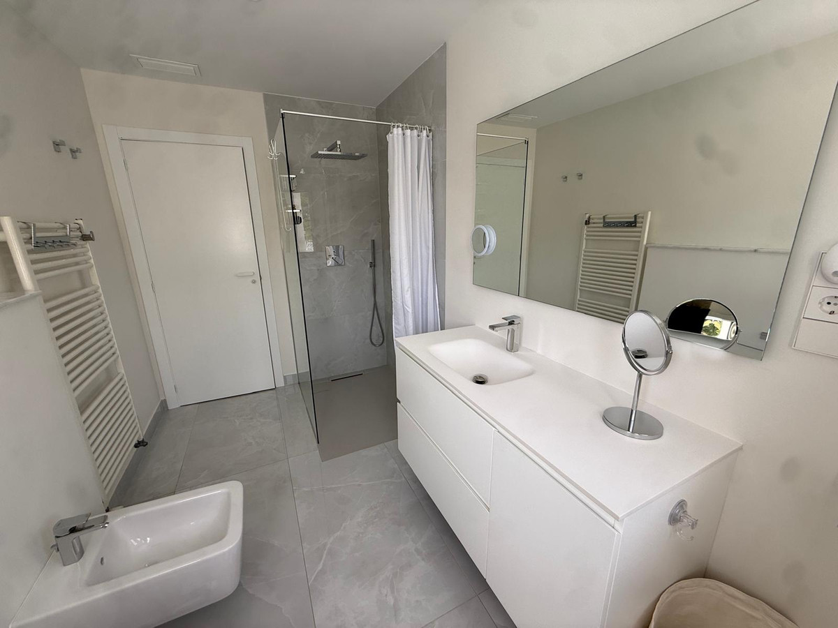 Se vende Villa - Chalet de 5 dormitorios en Costa Blanca, Alicante, España