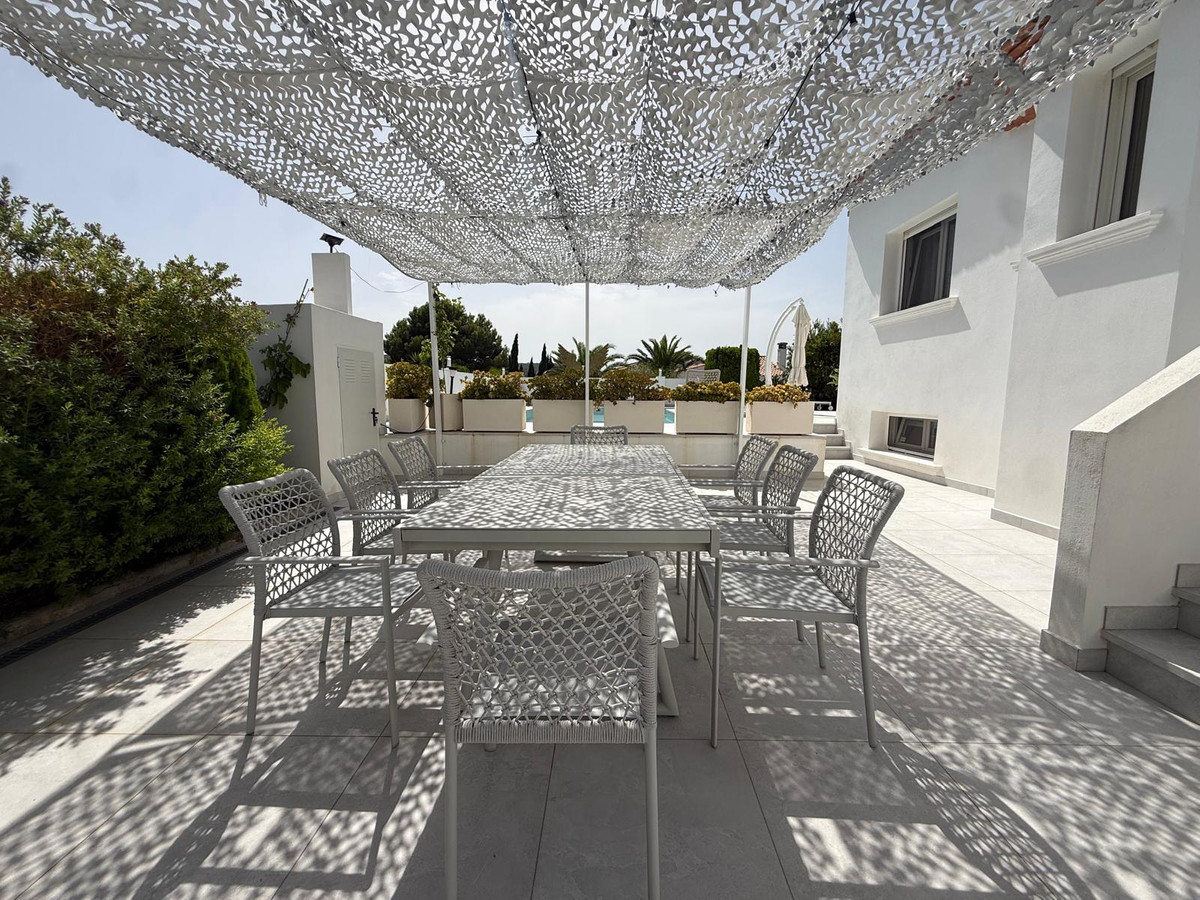 Se vende Villa - Chalet de 5 dormitorios en Costa Blanca, Alicante, España