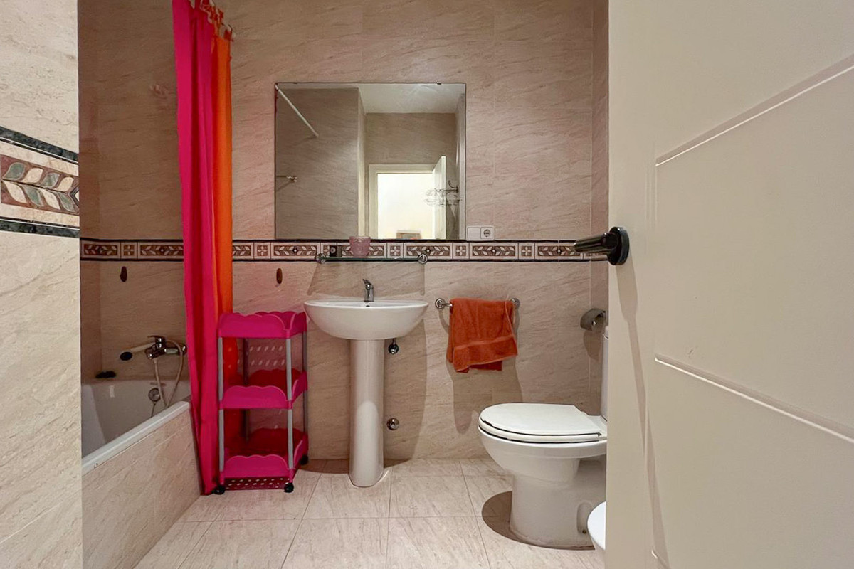 Se vende Apartamento Planta Media de 4 dormitorios en Costa Blanca, Alicante, España