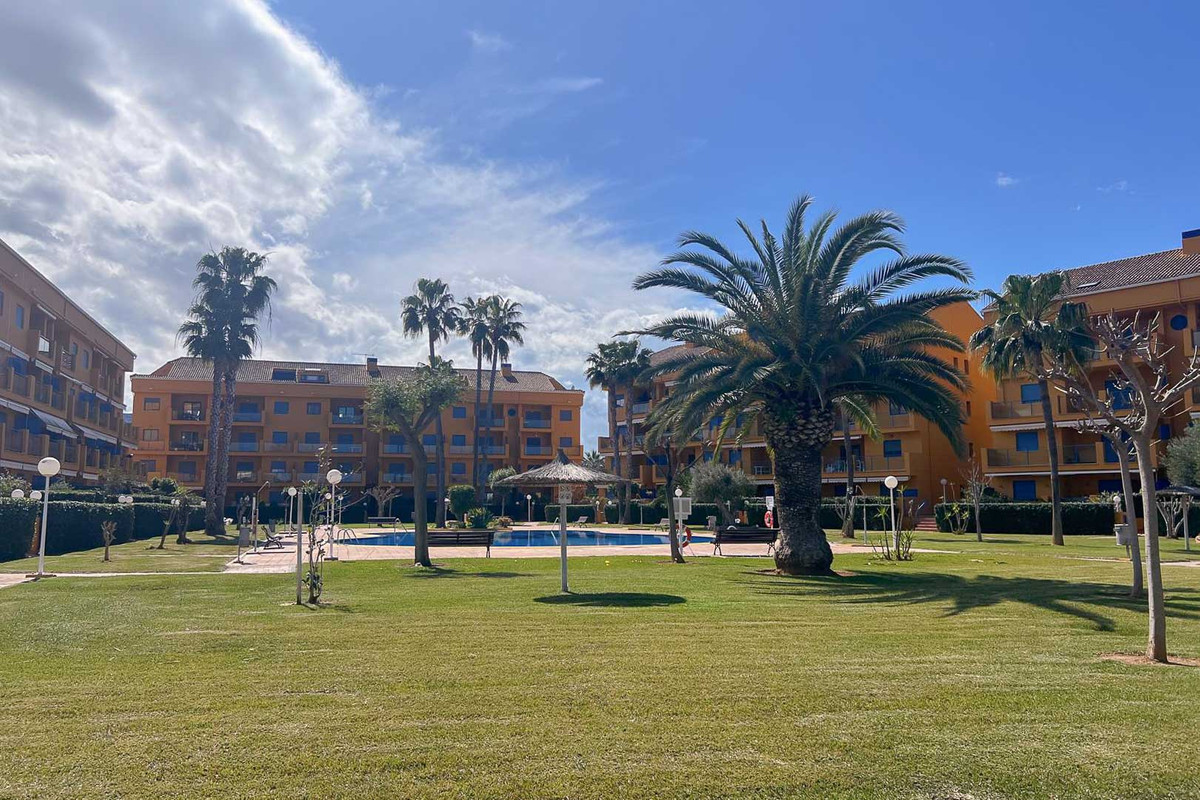 Se vende Apartamento Planta Media de 4 dormitorios en Costa Blanca, Alicante, España