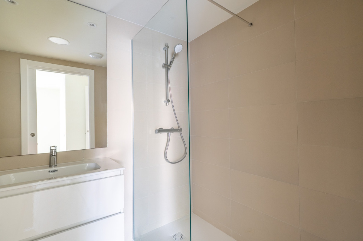 Se vende Apartamento Planta Media de 3 dormitorios en Costa Blanca, Alicante, España