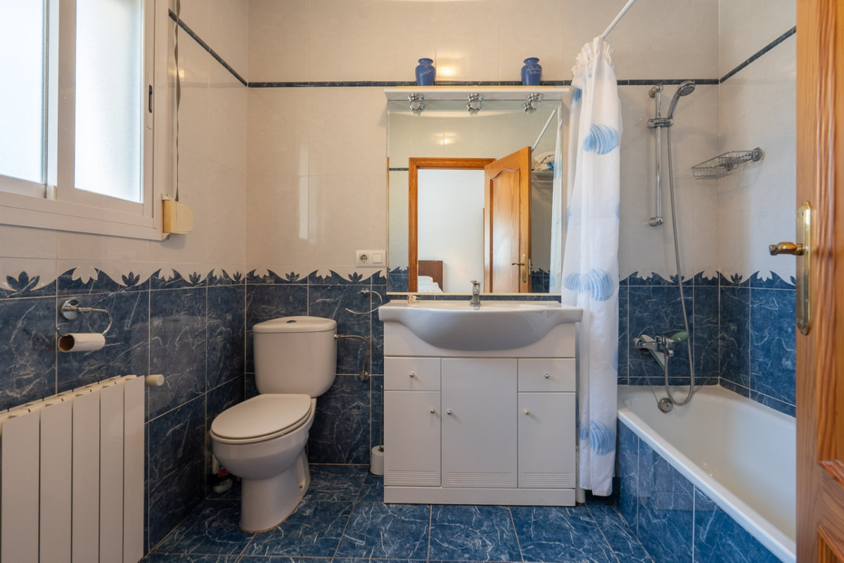 Se vende Villa - Chalet de 5 dormitorios en Costa Blanca, Alicante, España