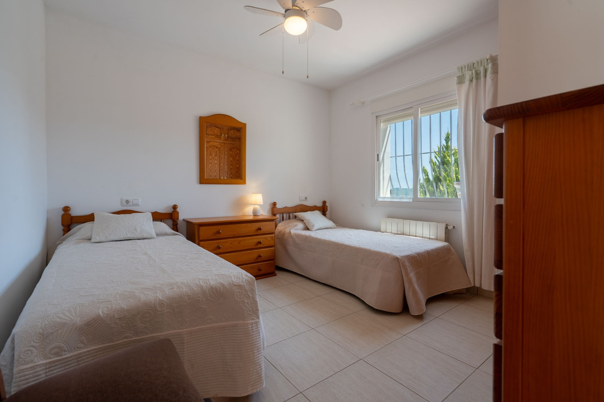 Se vende Villa - Chalet de 5 dormitorios en Costa Blanca, Alicante, España