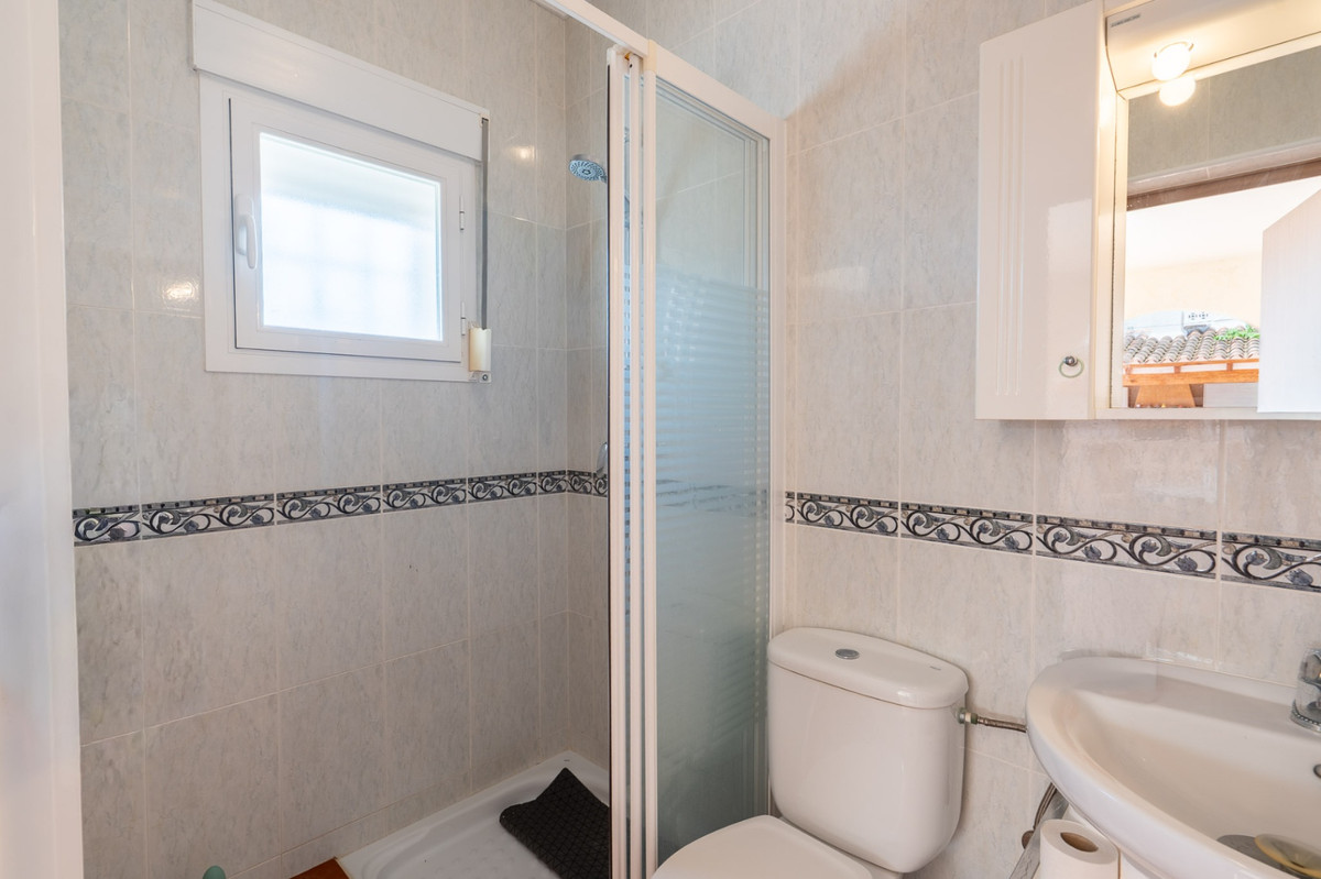 Se vende Villa - Chalet de 5 dormitorios en Costa Blanca, Alicante, España