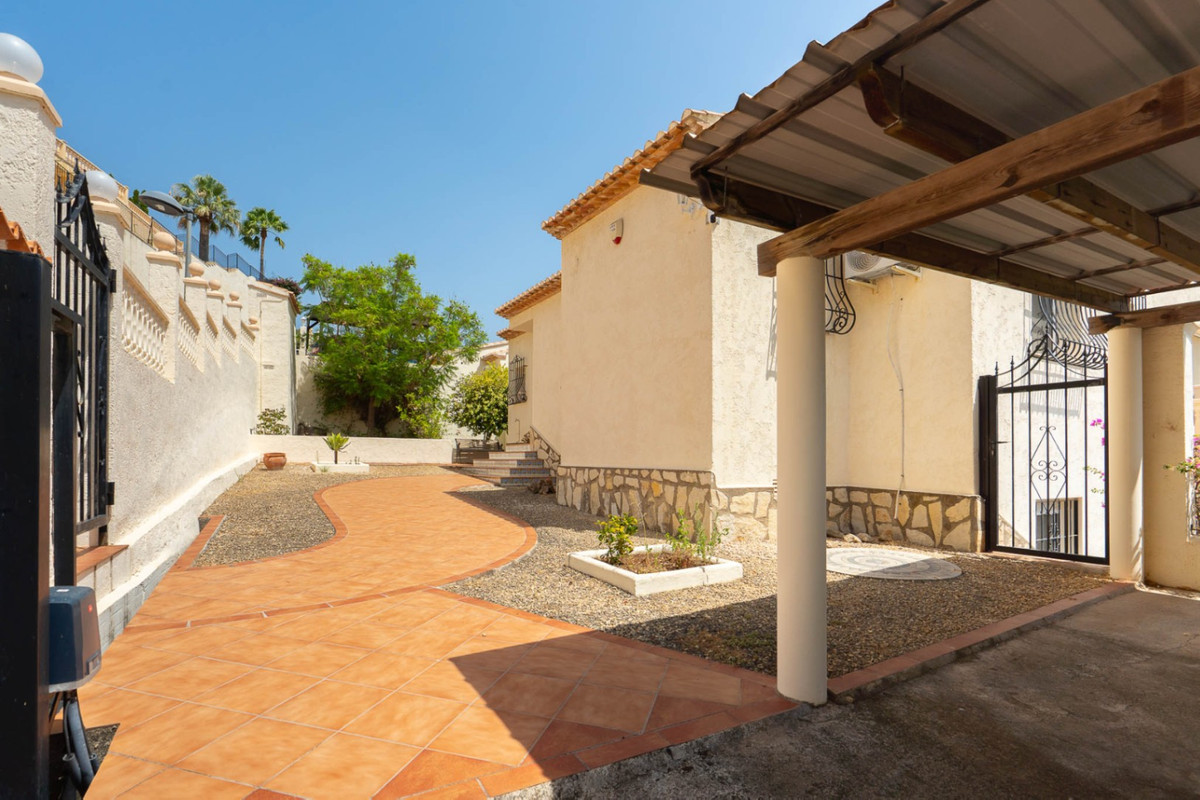 Se vende Villa - Chalet de 5 dormitorios en Costa Blanca, Alicante, España