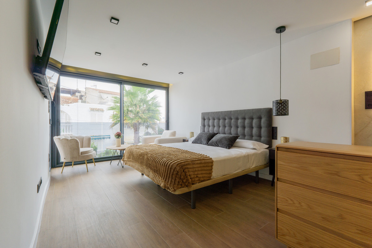 Se vende Villa - Chalet de 3 dormitorios en Costa Blanca, Alicante, España