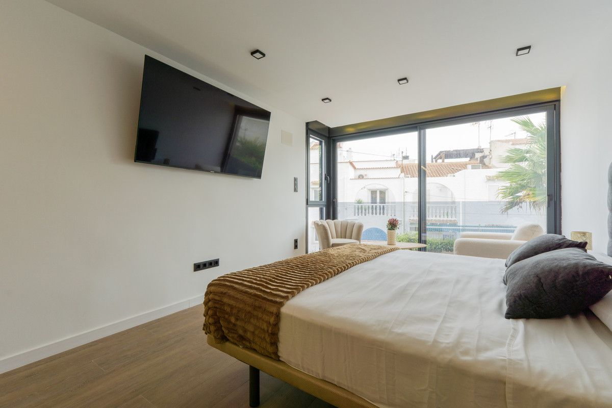 Se vende Villa - Chalet de 3 dormitorios en Costa Blanca, Alicante, España
