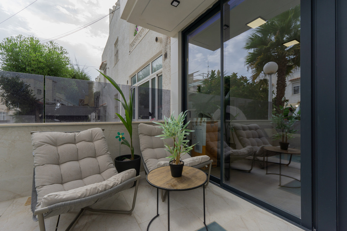 Se vende Villa - Chalet de 3 dormitorios en Costa Blanca, Alicante, España