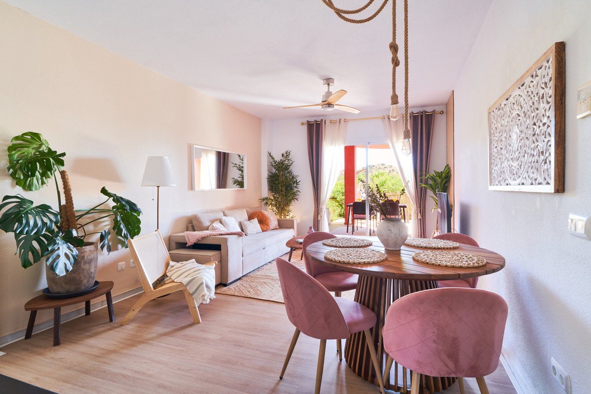 Se vende Apartamento Planta Media de 2 dormitorios en Costa Del Sol, Málaga, España