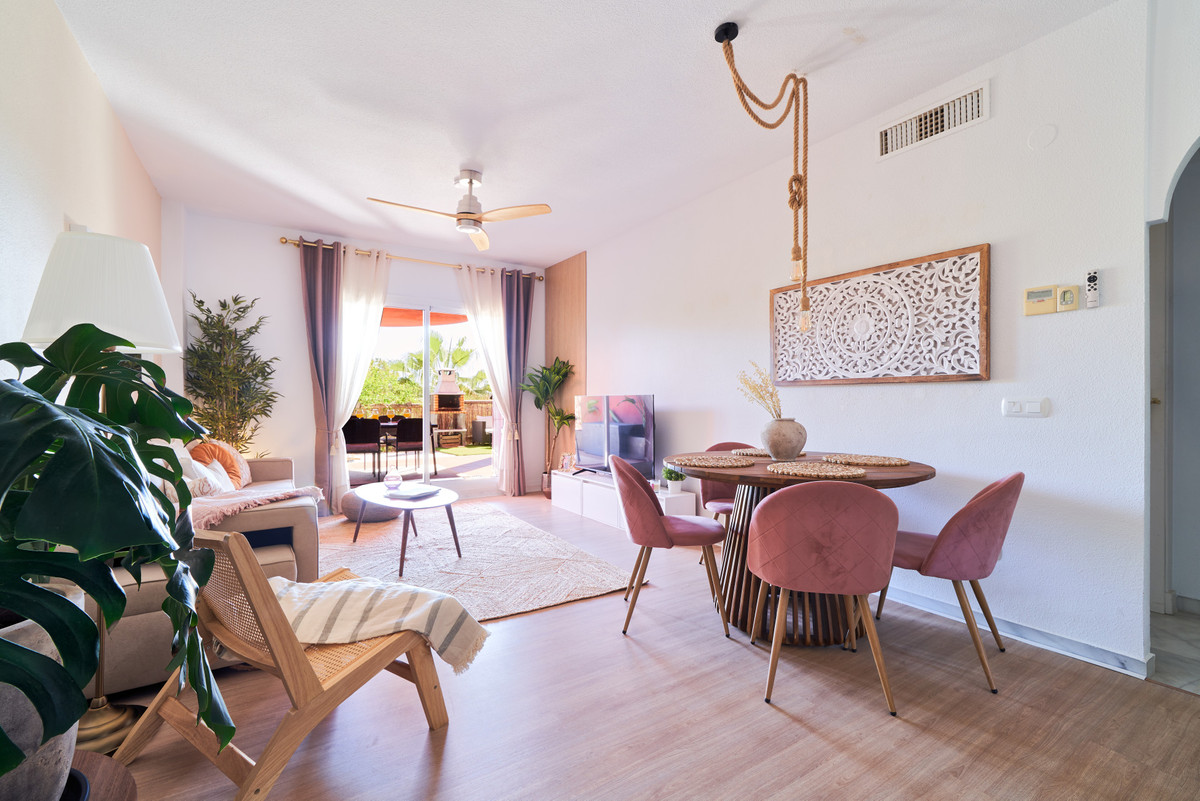 Se vende Apartamento Planta Media de 2 dormitorios en Costa Del Sol, Málaga, España