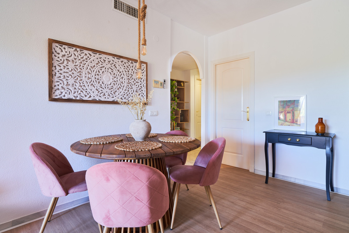Se vende Apartamento Planta Media de 2 dormitorios en Costa Del Sol, Málaga, España