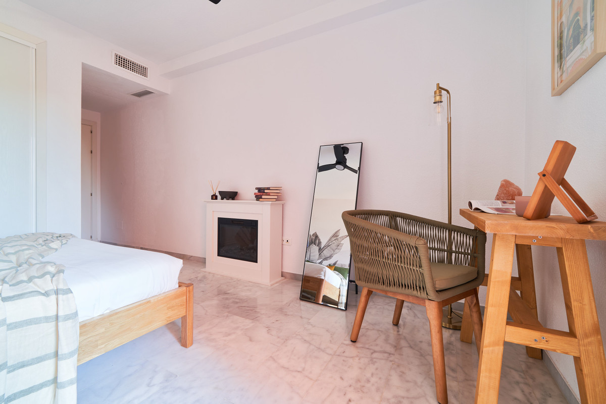 Se vende Apartamento Planta Media de 2 dormitorios en Costa Del Sol, Málaga, España