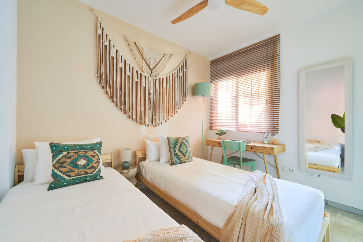 Se vende Apartamento Planta Media de 2 dormitorios en Costa Del Sol, Málaga, España