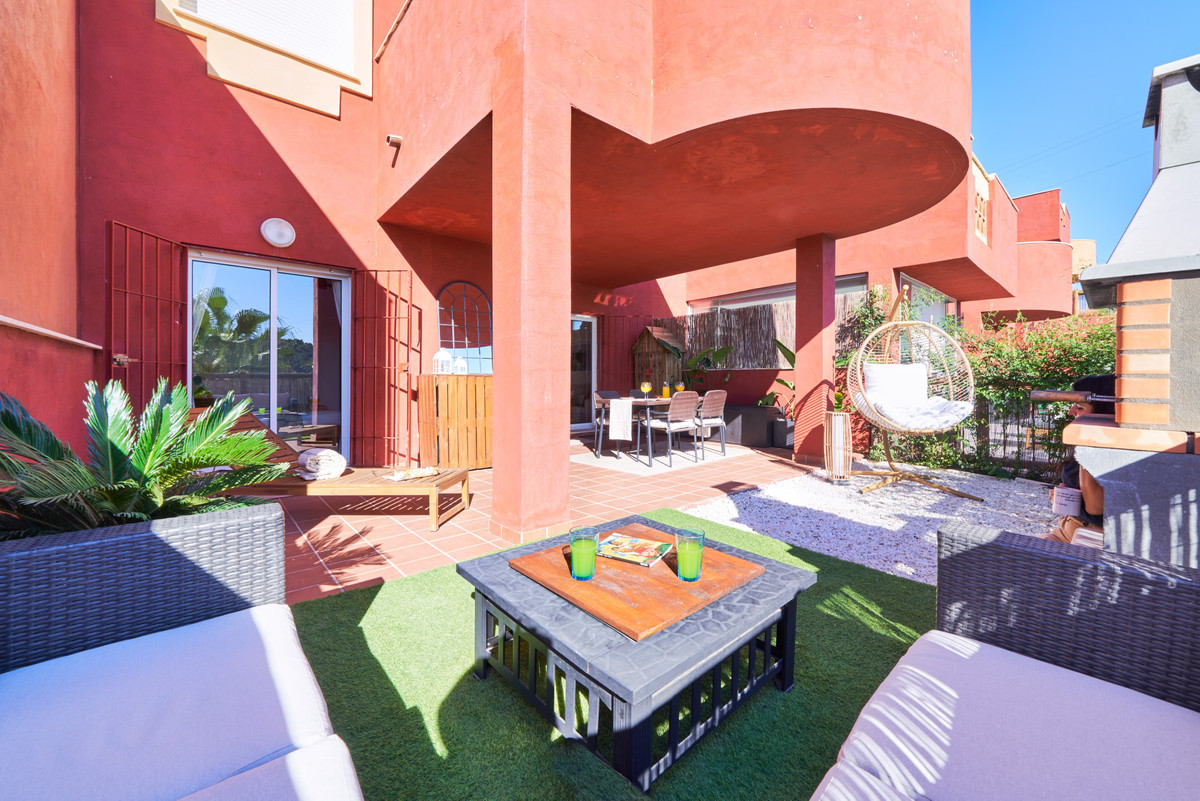 Se vende Apartamento Planta Media de 2 dormitorios en Costa Del Sol, Málaga, España
