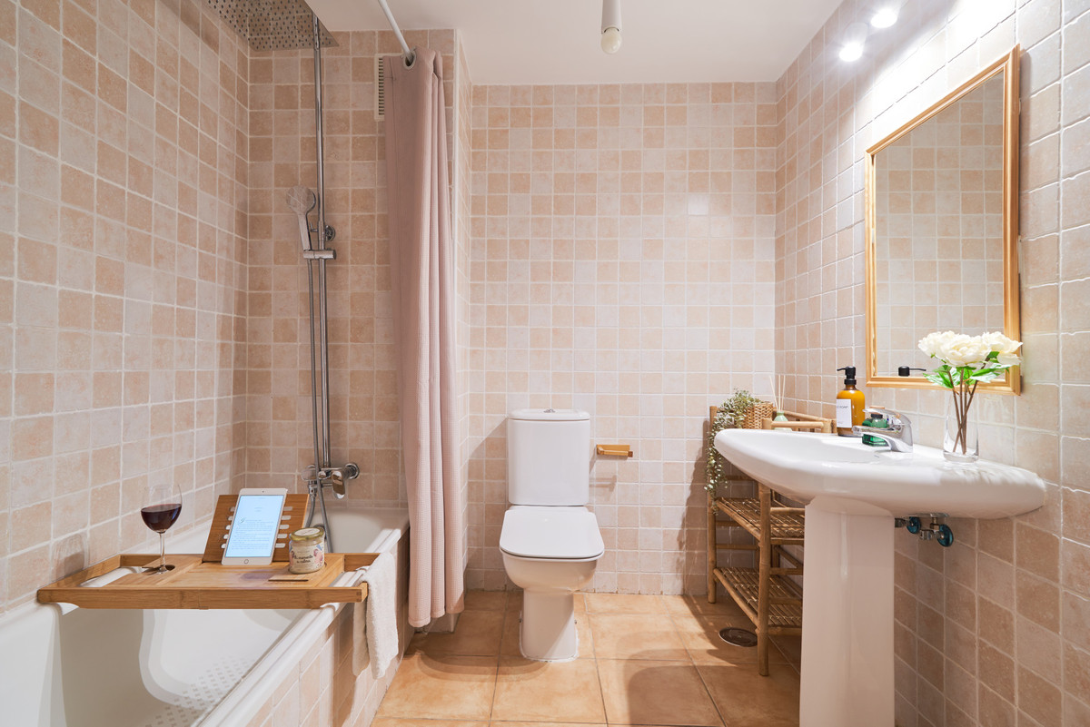 Se vende Apartamento Planta Media de 2 dormitorios en Costa Del Sol, Málaga, España