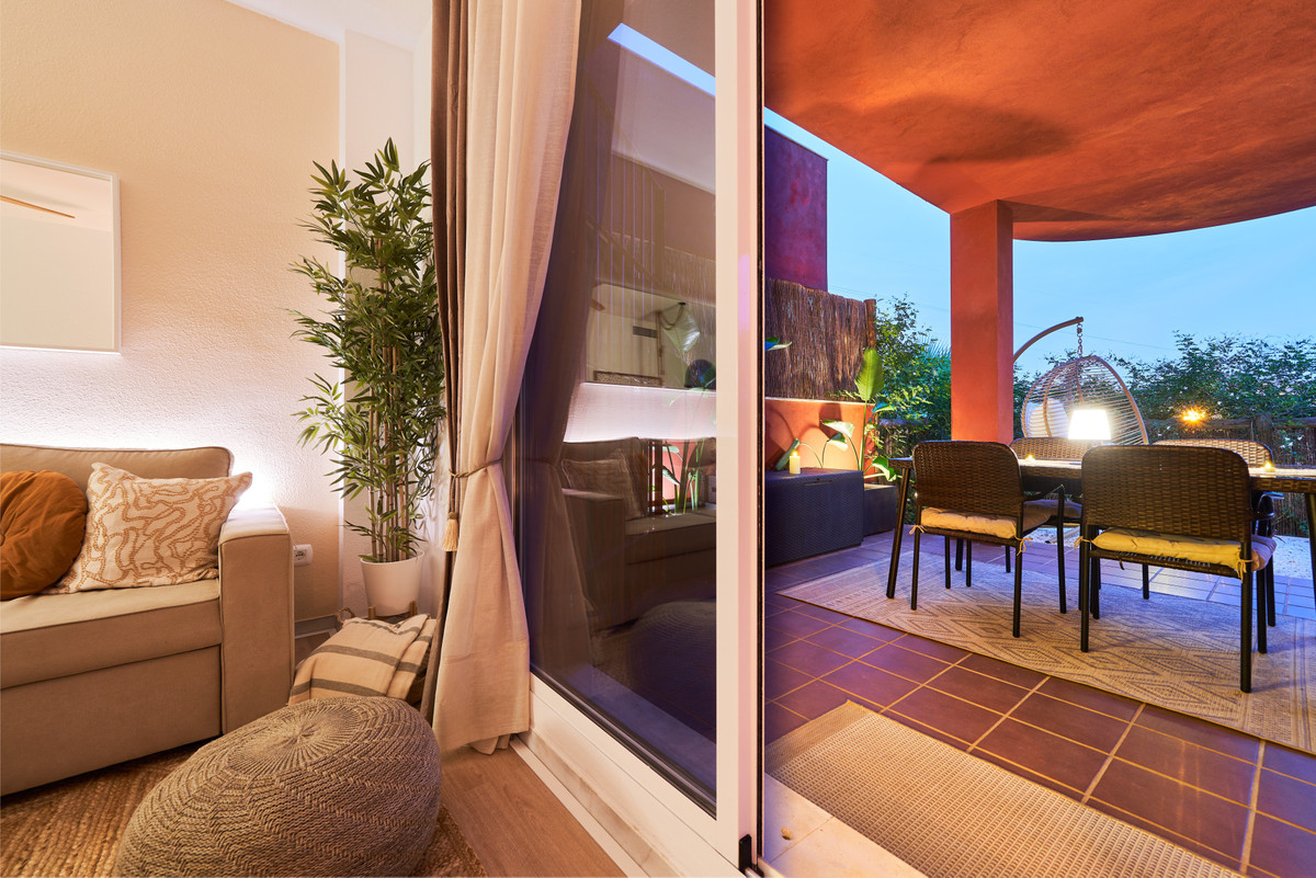 Se vende Apartamento Planta Media de 2 dormitorios en Costa Del Sol, Málaga, España