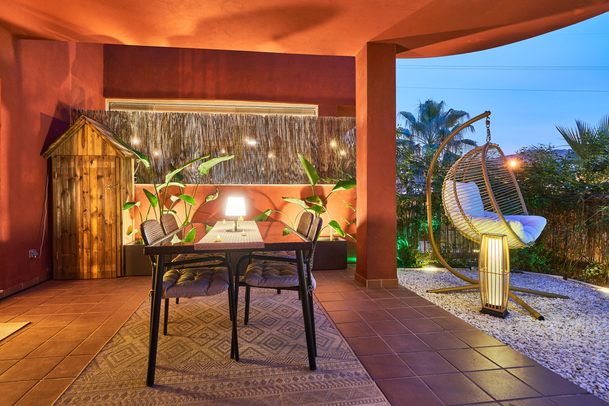 Se vende Apartamento Planta Media de 2 dormitorios en Costa Del Sol, Málaga, España