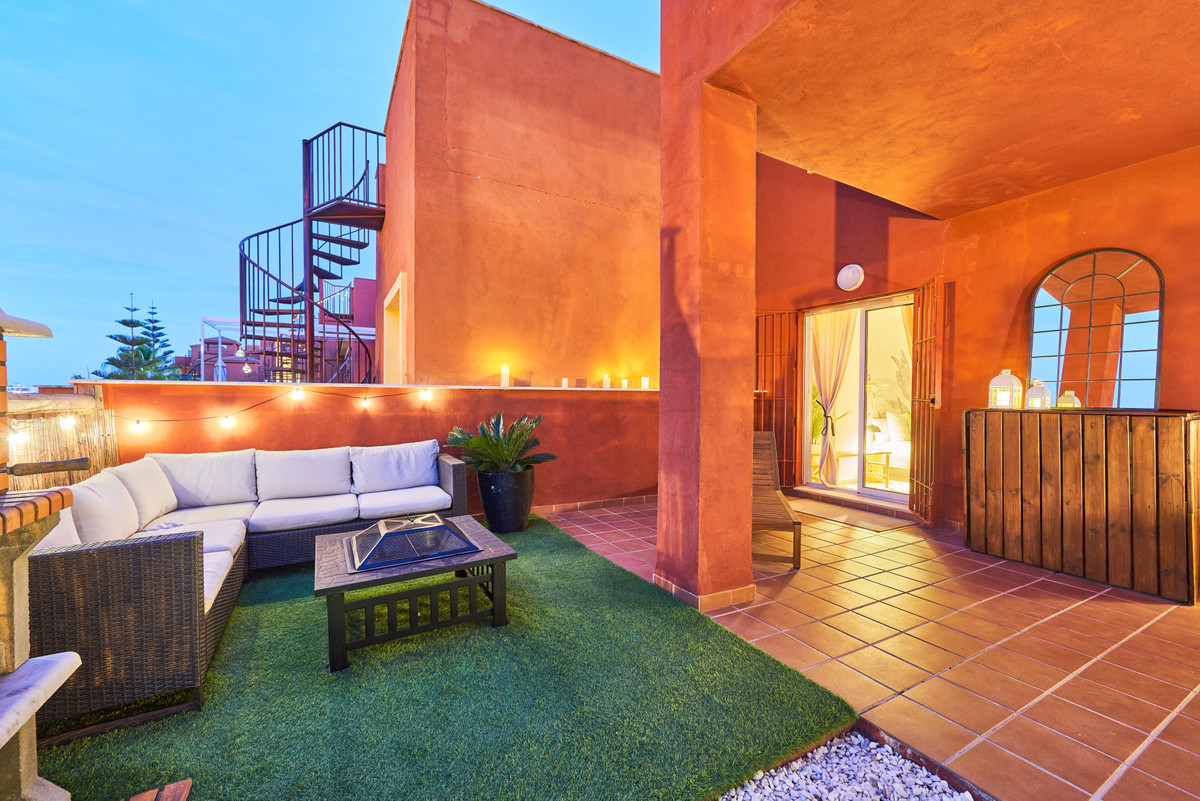 Se vende Apartamento Planta Media de 2 dormitorios en Costa Del Sol, Málaga, España
