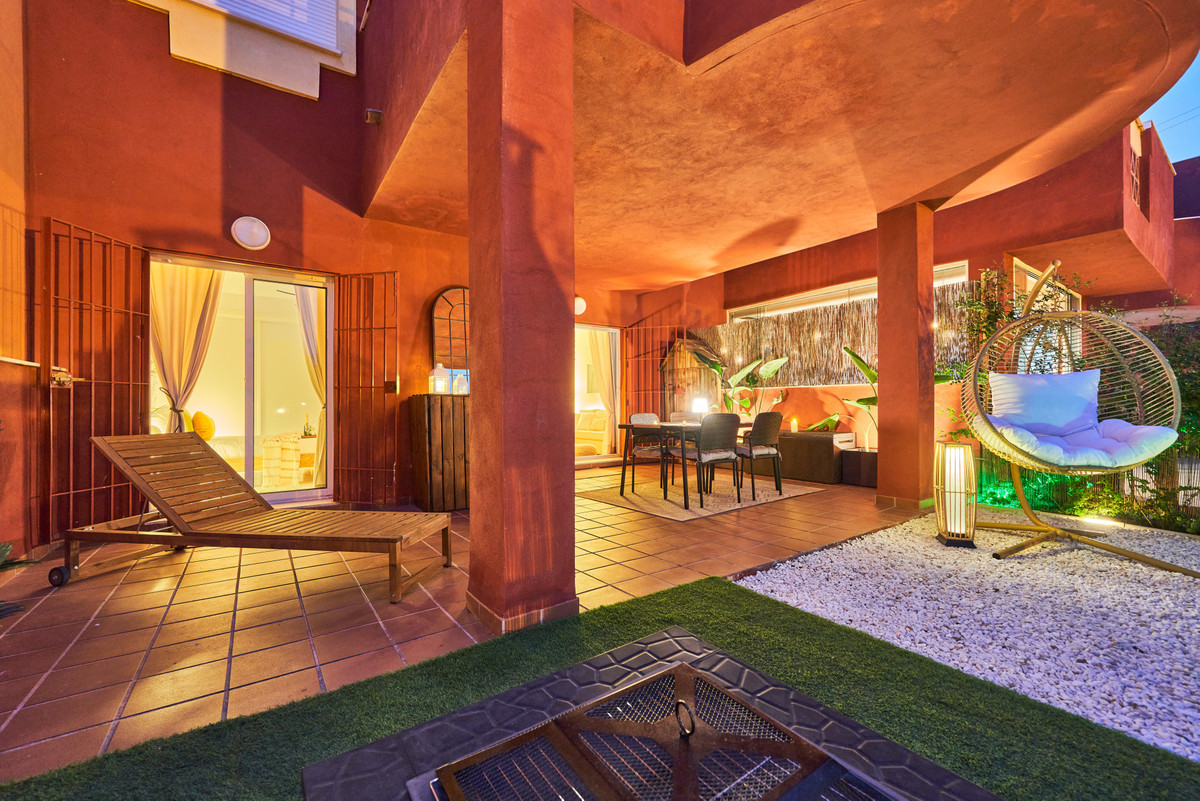 Se vende Apartamento Planta Media de 2 dormitorios en Costa Del Sol, Málaga, España