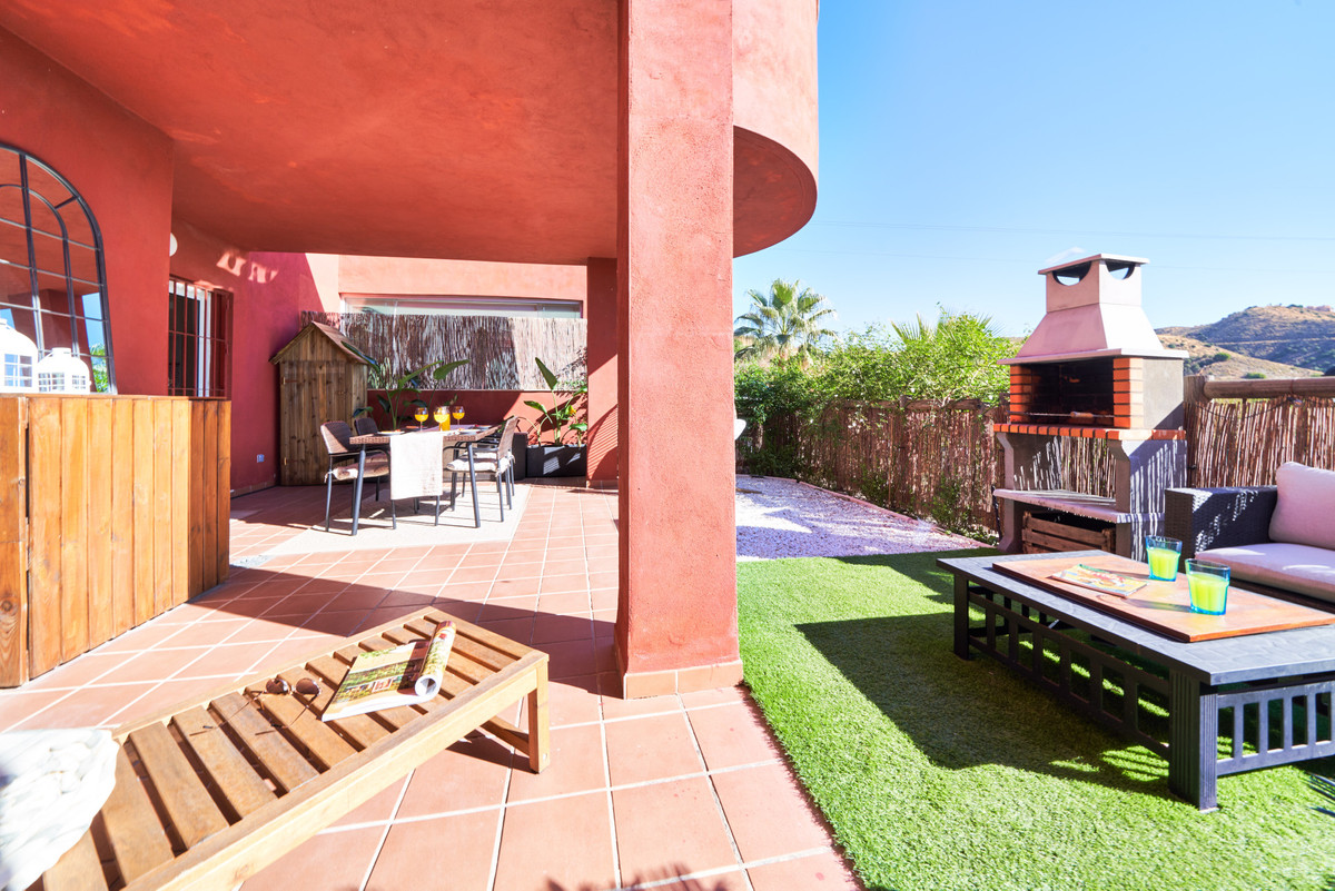 Se vende Apartamento Planta Media de 2 dormitorios en Costa Del Sol, Málaga, España