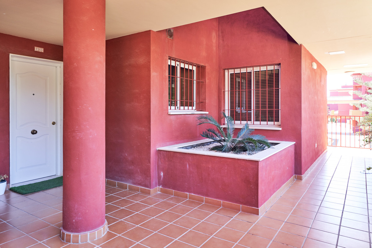 Se vende Apartamento Planta Media de 2 dormitorios en Costa Del Sol, Málaga, España