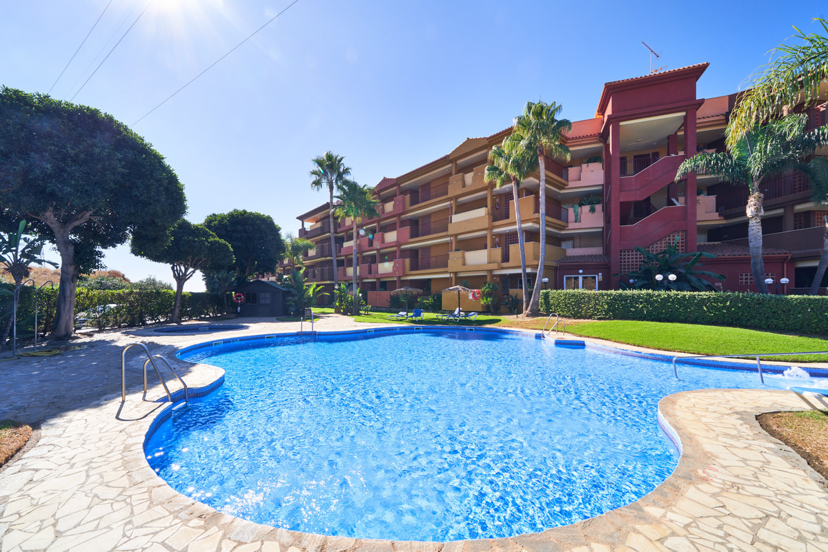 Se vende Apartamento Planta Media de 2 dormitorios en Costa Del Sol, Málaga, España